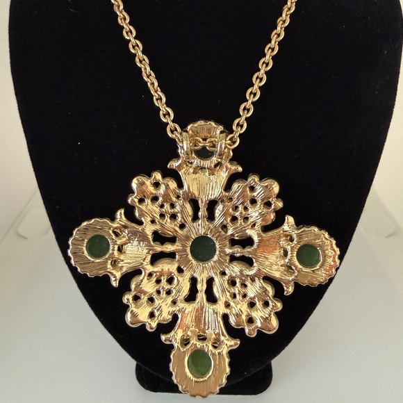 Banana Republic | Crystal Gold Green Blue | Statement Necklace - Picture 2 of 3